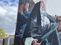 Muralbild in der Nähe des Marius van Dokkummuseum.